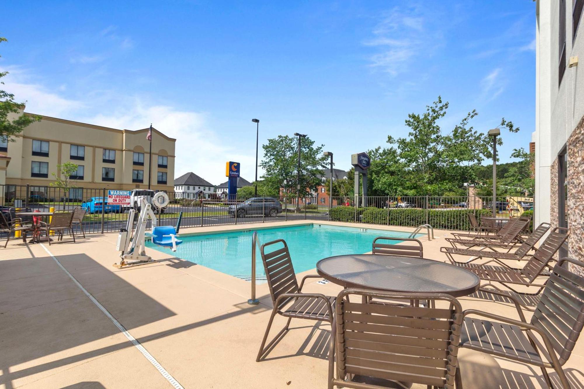 Hampton Inn Atlanta-Вудсток Экстерьер фото