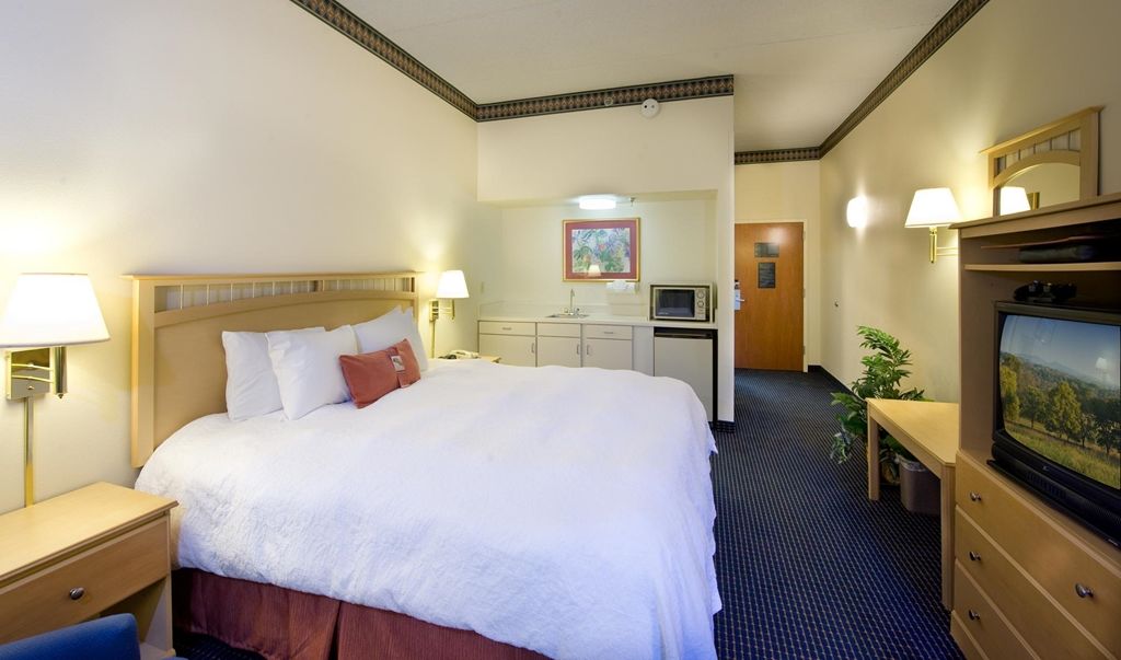 Hampton Inn Atlanta-Вудсток Номер фото